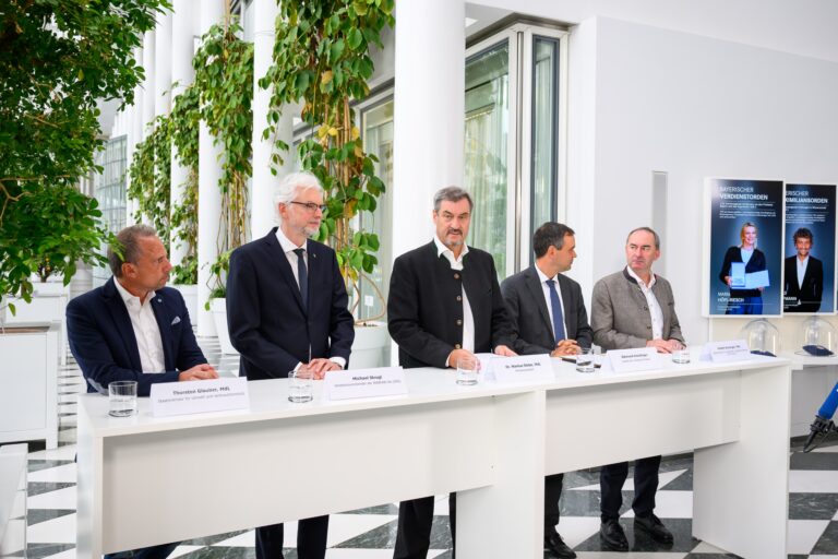 Bescheidübergabe Energiespeicher Riedl