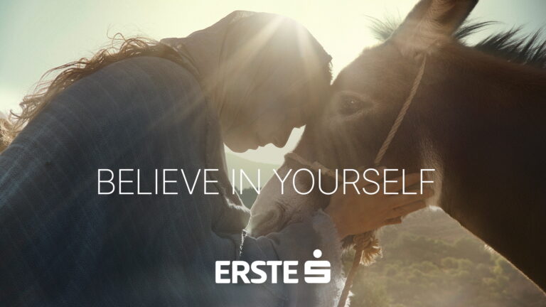 Esel und Maria in der Weihnachtskampagne 2025 der Erste Group