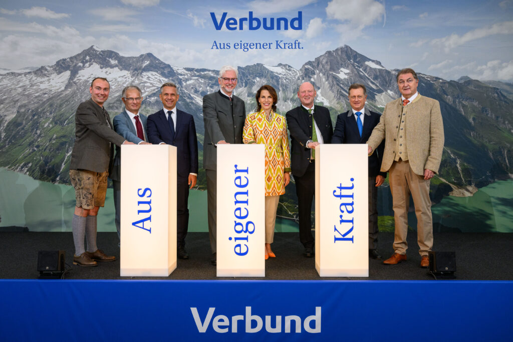 Eröffnung Pumpspeicherkraftwerk Limberg III in Kaprun. Turbinenstart LIII: v.l.n.r Bürgermeister Kaprun Domenik David, Bundesminister Markus Marterbauer und Wolfgang Hattmannsdorfer, CEO VERBUND Michael Strugl, Landeshauptfrau Karoline Edtstadler, COO VERBUND Achim Kaspar, Geschäftsführer VERBUND Hydro Power Michael Amerer und Karl Heinz Gruber​