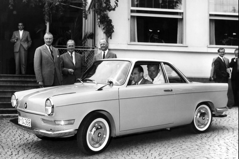 Wie zwei Österreicher BMW gerettet haben.