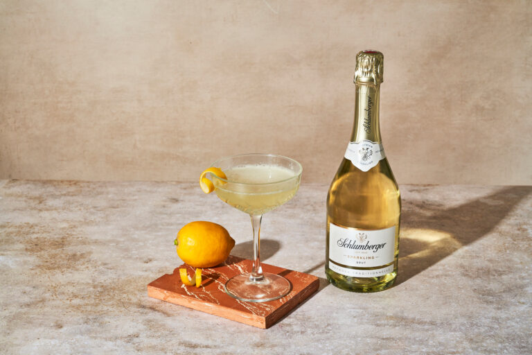 Beispielbild für Schlumbergers neuen Drink für die Ballsaison, Sparkling Elderflower & Silk