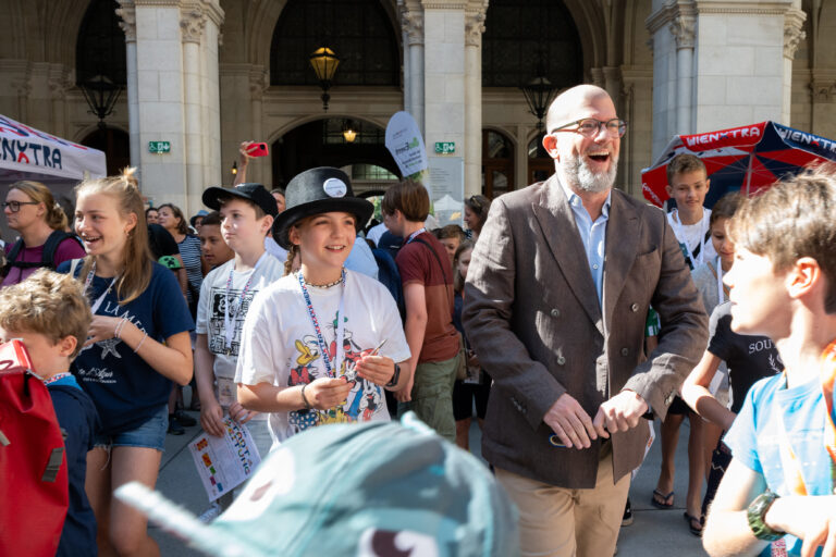 Kinderstadt Wienopolis eröffnet im Rathaus