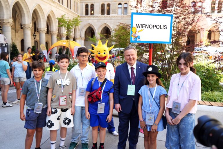 Bürgermeister Ludwig besucht Wienopolis die Stadt der Kinder.