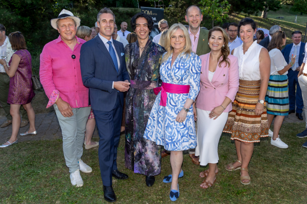 Gruppe von Menschen auf dem Leitbetriebe Sommerfest 2025