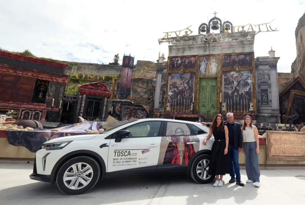 Tosca Auto in der Oper am Steinbruch