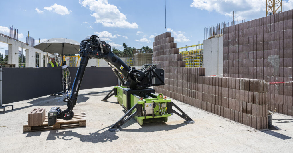 Bauroboter „Walter“ im Projekt Kladno Living